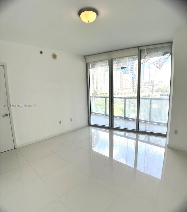 Building Photo - 465 Brickell Ave