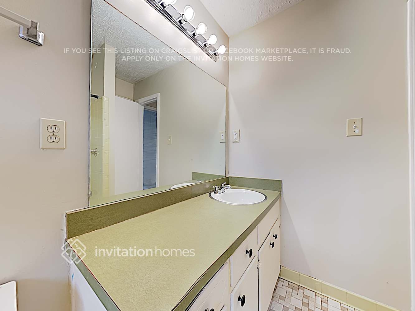 Building Photo - 5676 Crestwood Dr SW