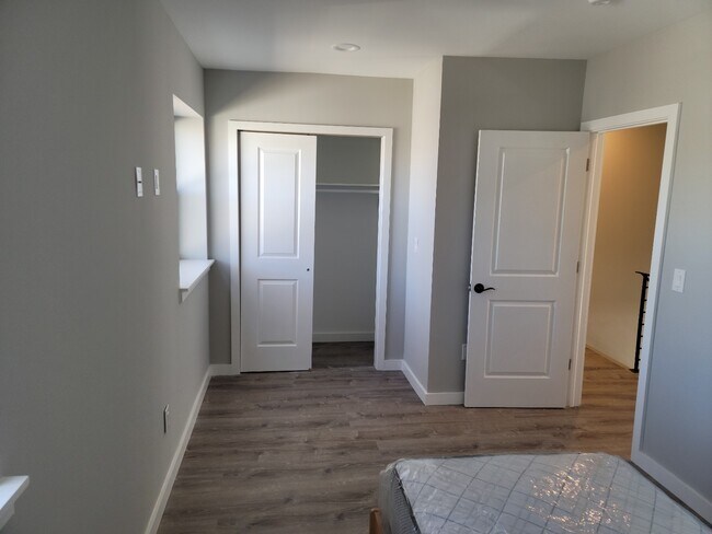 Building Photo - 2953 Edgley St