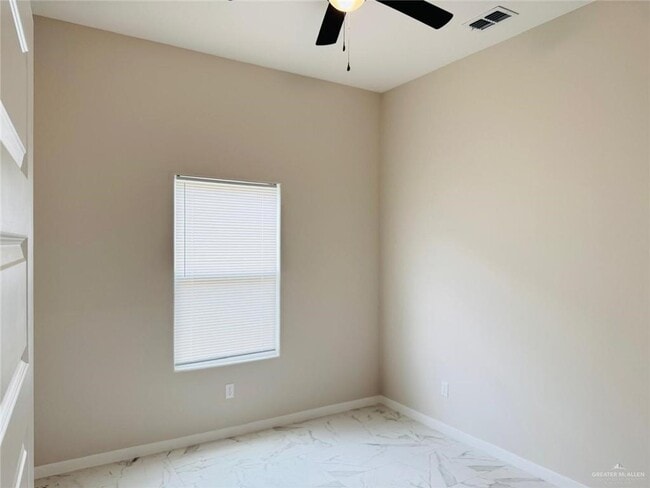 Building Photo - 1020 W Solaris Ln