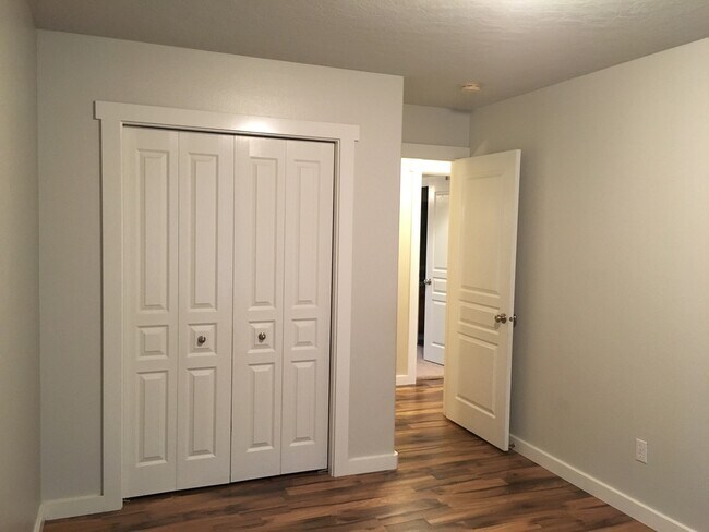 Building Photo - Perfect 4 bed 2.5 ba home in the desirable...