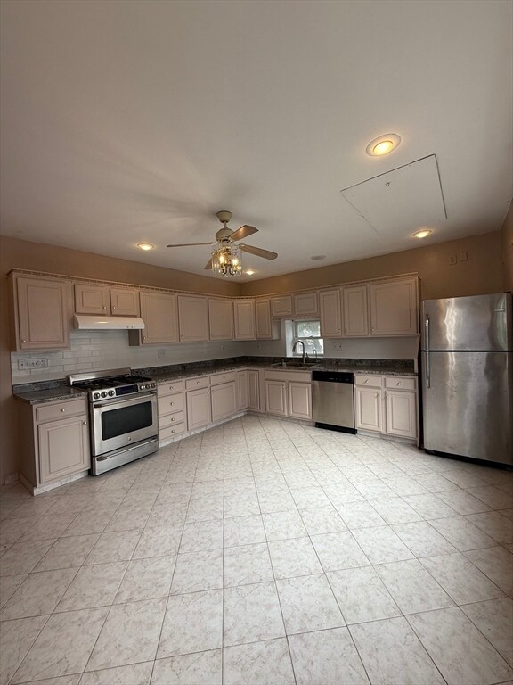 Building Photo - 165 Summer St