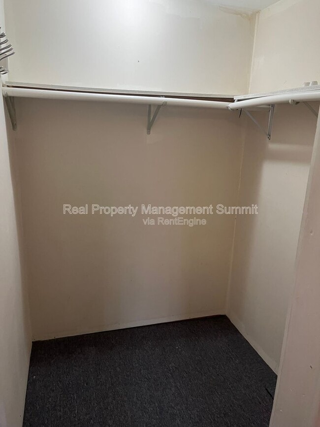 Building Photo - 401 N Augusta St