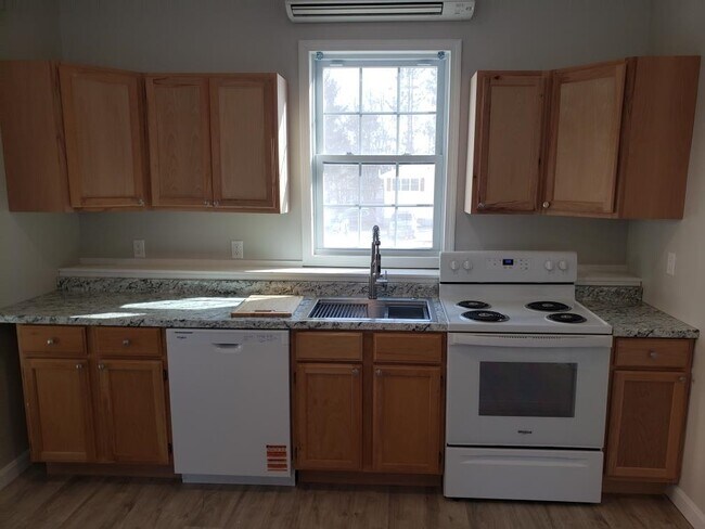 Building Photo - 2 Bancroft Rd