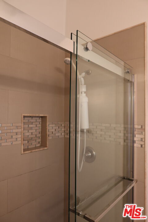 Building Photo - 944 Palm Ave