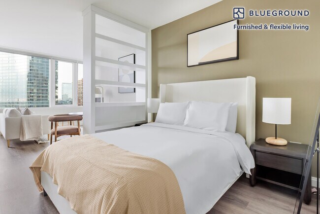 Building Photo - 1000 S Michigan Ave