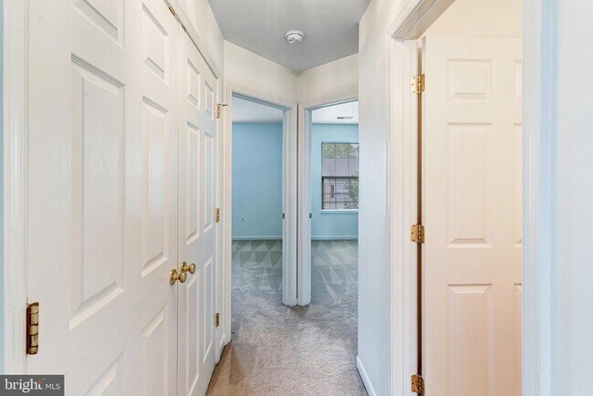 Building Photo - 14217 Hunters Run Way