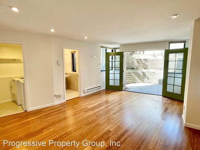 Building Photo - 3 br, 4 bath House - 338 Holladay Avenue