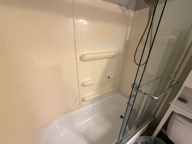 Building Photo - 2600 Northern Rd