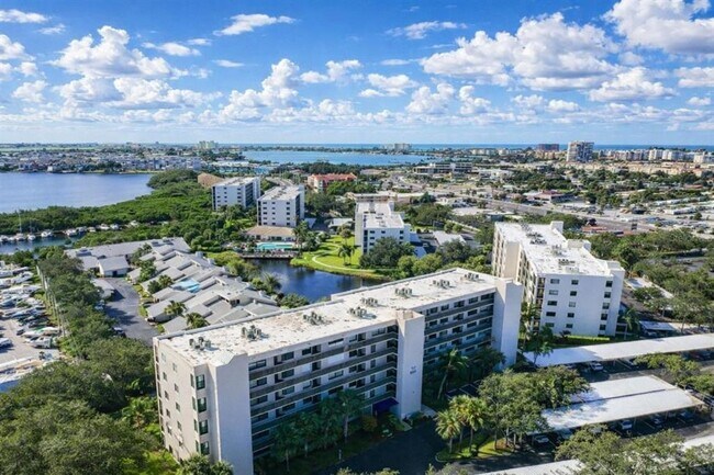 Building Photo - 1316 Pasadena Ave S