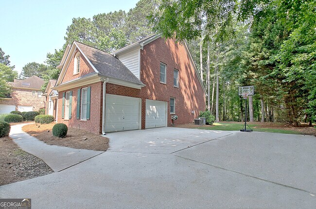Building Photo - 185 Newfield Dr