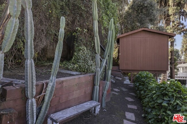 Building Photo - 1829 Griffith Park Blvd