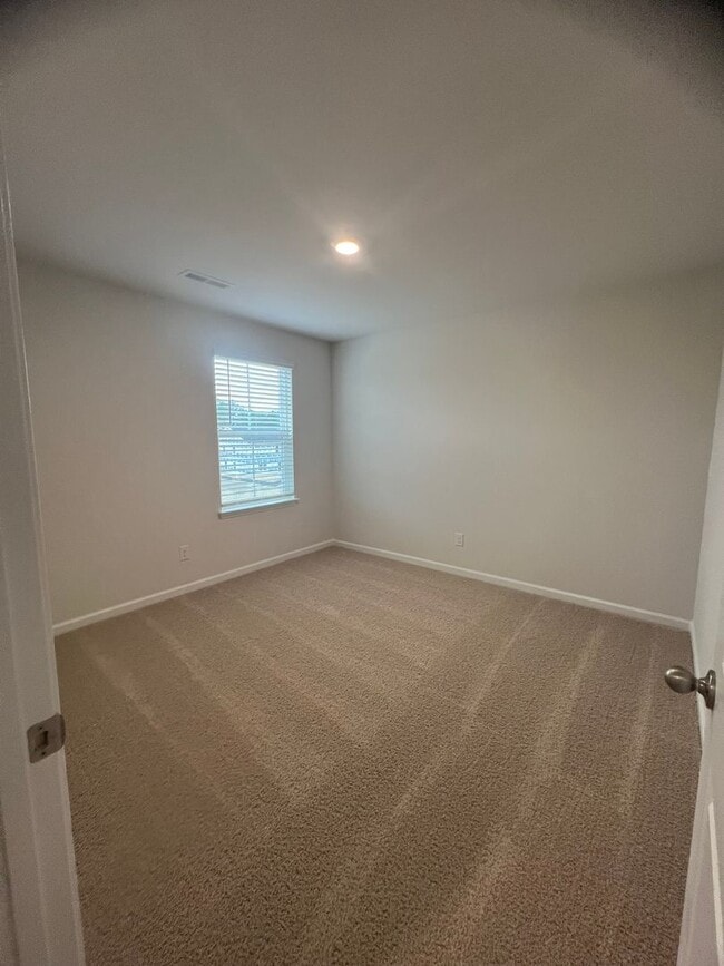 Building Photo - NEW CONTRUCTION!  Available for Immediate Move in!