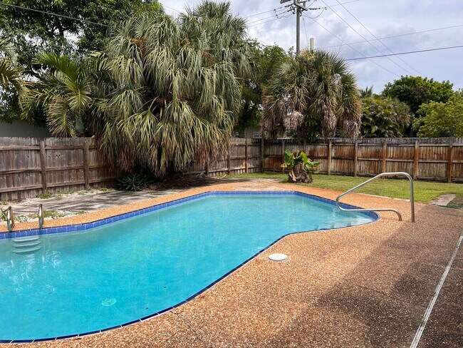 Building Photo - 7201 NW 15th St