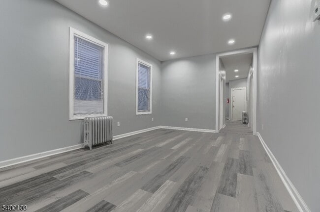 Building Photo - 89 Sheridan St