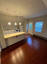 Building Photo - 151 Kendall Ave