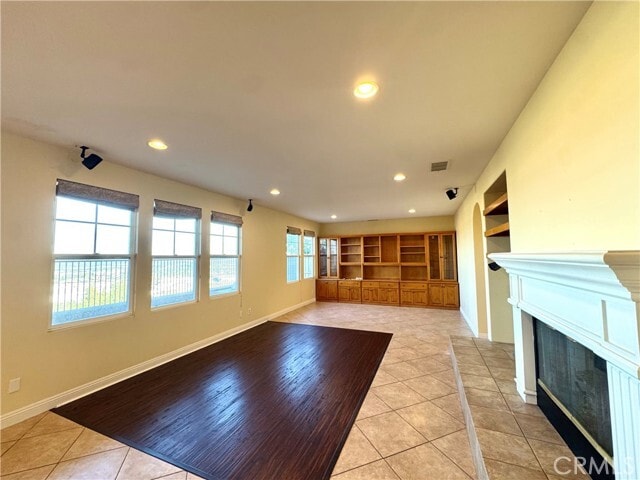 Building Photo - 2541 Hillcrest St