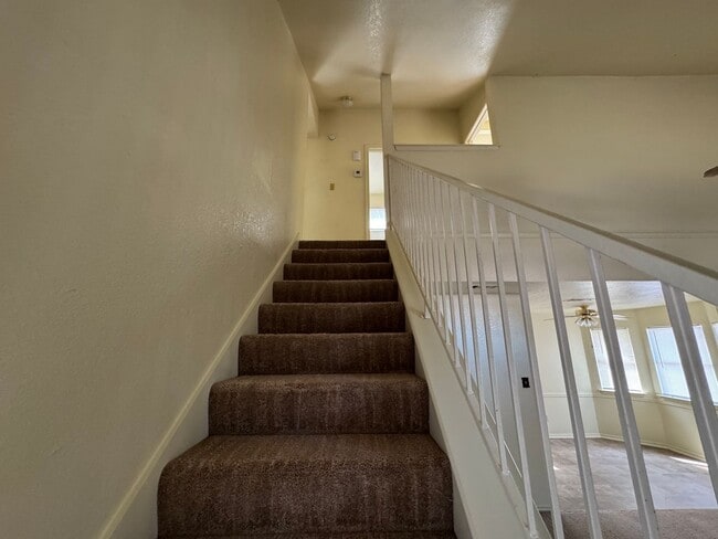 Building Photo - 2808 Bluejay Dr