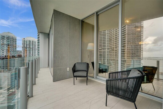 Building Photo - 300 Biscayne Blvd Way