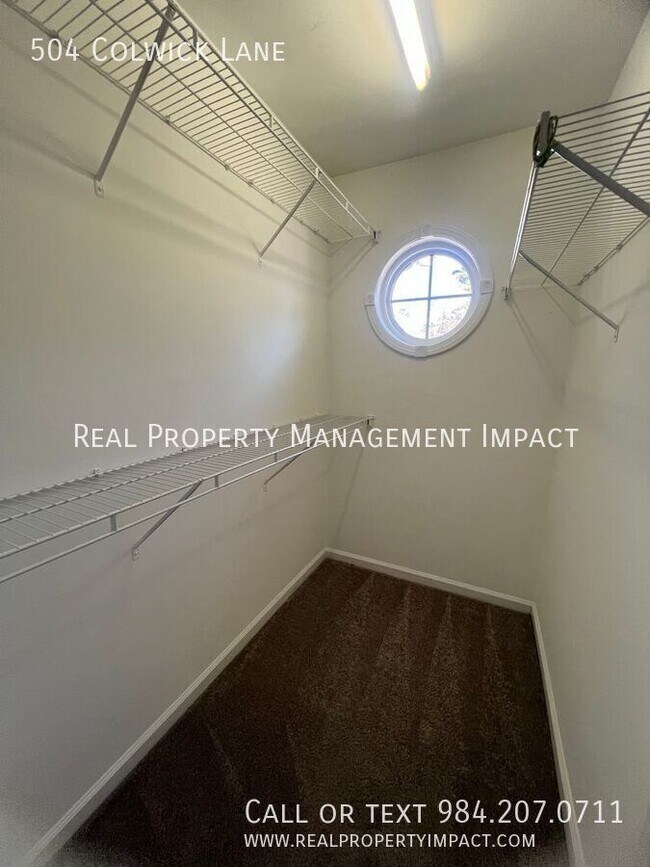 Building Photo - 504 Colwick Ln