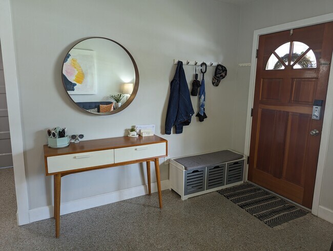 Building Photo - 3701 Ibis Dr