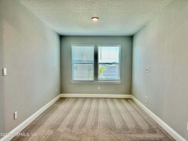 Building Photo - 124 Killarney Ave