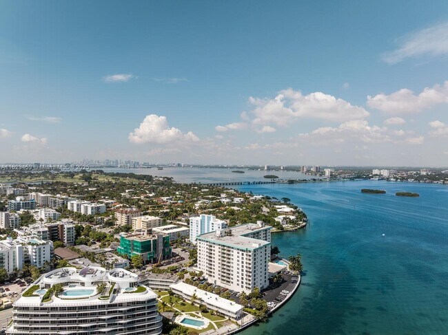 Building Photo - 10350 W Bay Harbor Dr
