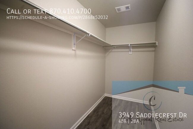 Building Photo - 3949 Saddlecrest Dr