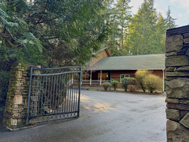 Primary Photo - Expansive Bainbridge Island home and prope...