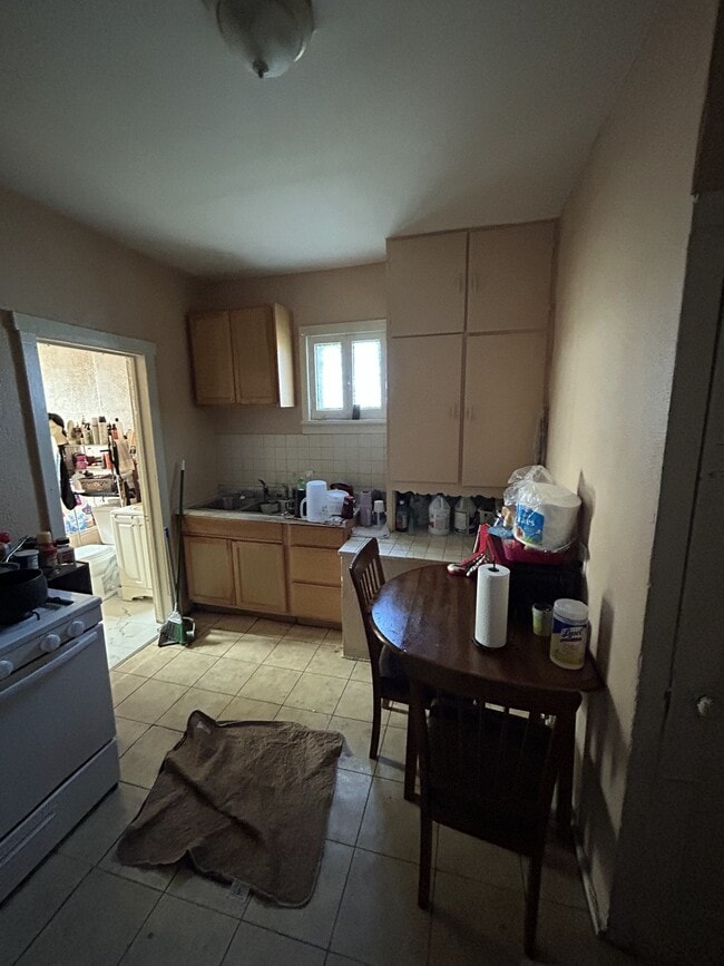 Building Photo - 5532 Robin Ave