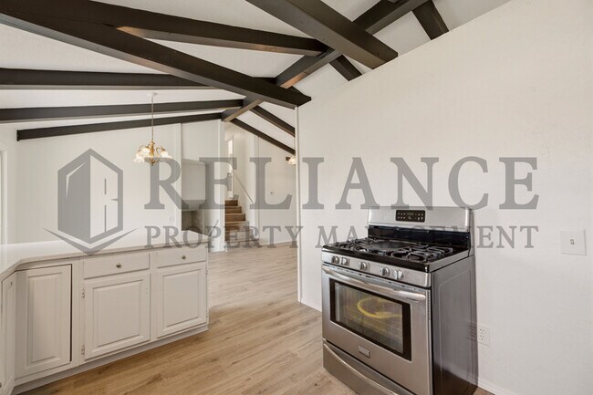 Building Photo - 322 S Jonathan St