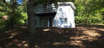 Building Photo - 543 Solar Dr