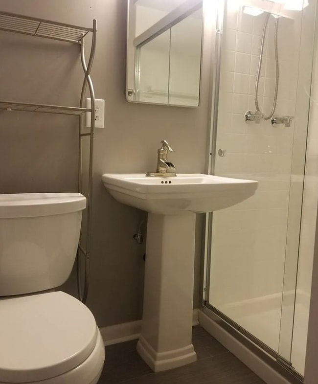 Building Photo - 324 Cumberland Dr