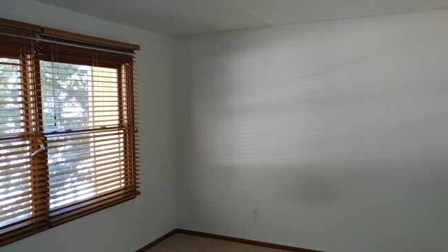 Building Photo - 2900 Eindborough Dr