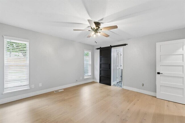 Building Photo - 2232 NW 114th St