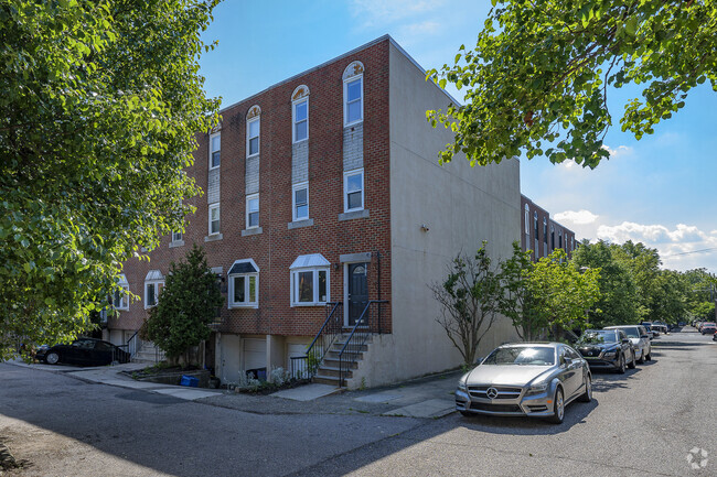 Building Photo - 2822 Ogden St