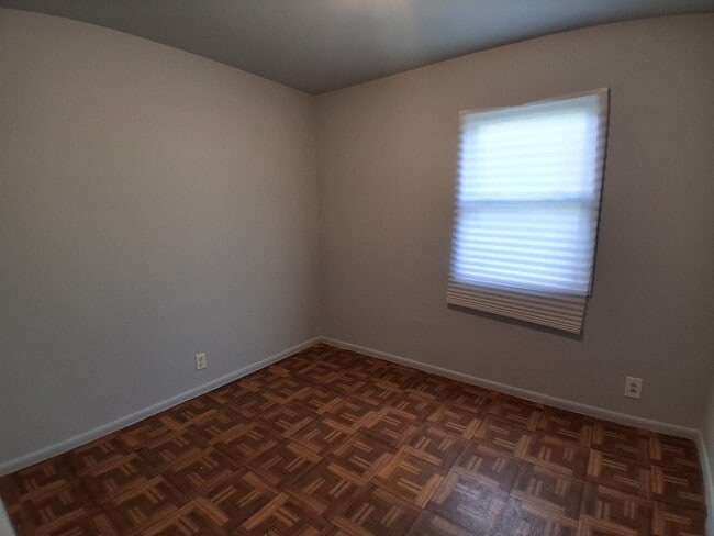 Building Photo - 1009 Glenwood-