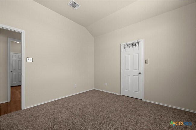 Building Photo - 2610 Bargello St