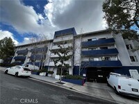 Building Photo - 10982 Roebling Ave