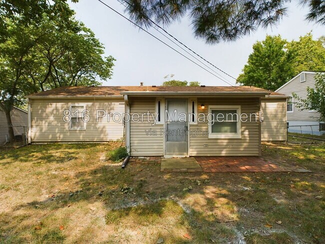 Building Photo - 6407 E 152nd St