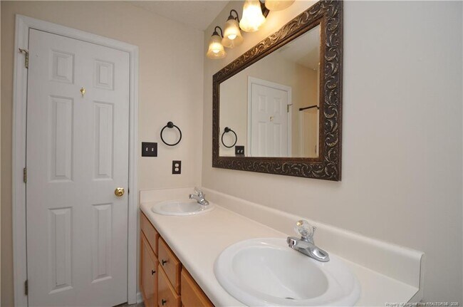 Building Photo - 1404 Woodline Dr