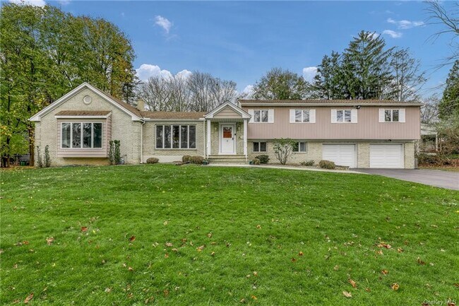 Primary Photo - 9 Cloverdale Ln