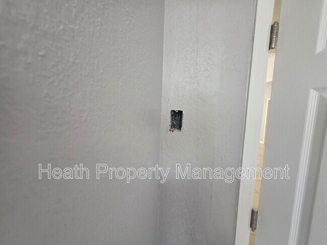 Building Photo - 5157 Rena St