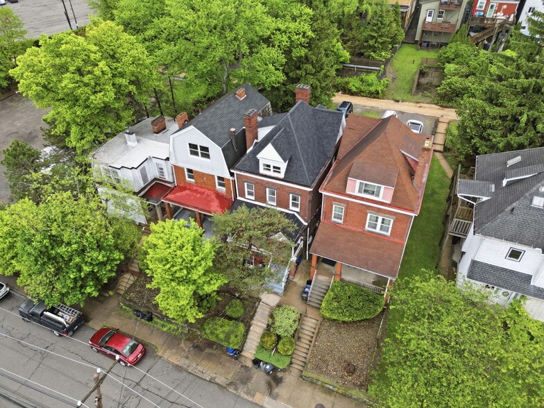 Building Photo - 141 Oneida St