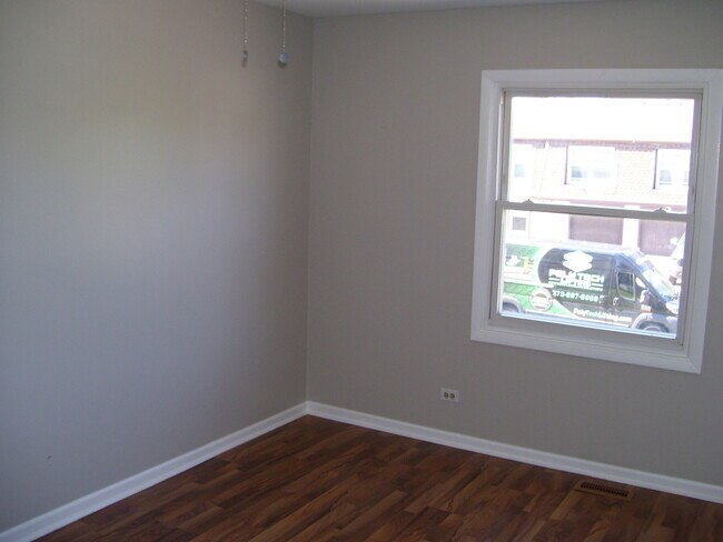 Building Photo - 260 Juniper Ln