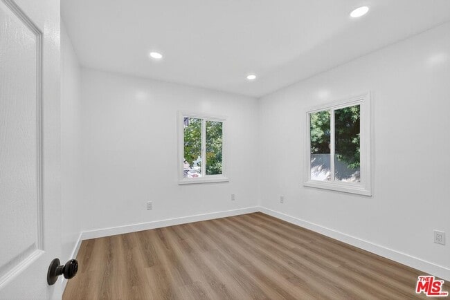 Building Photo - 546 San Juan Ave