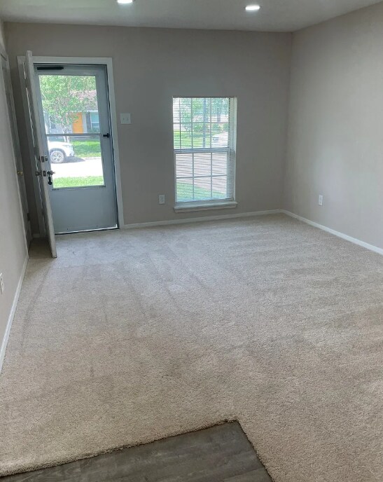 Building Photo - 3954 Cambridge Dr