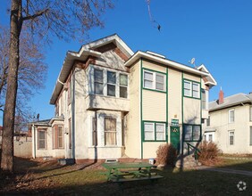 Building Photo - 2428 4th Ave