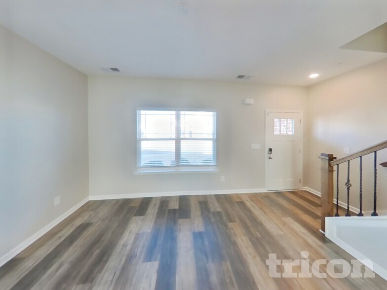 Building Photo - 383 Middleton Ln