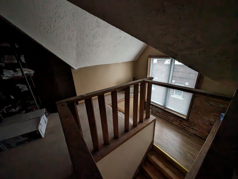 Stairway - 798 Oak St